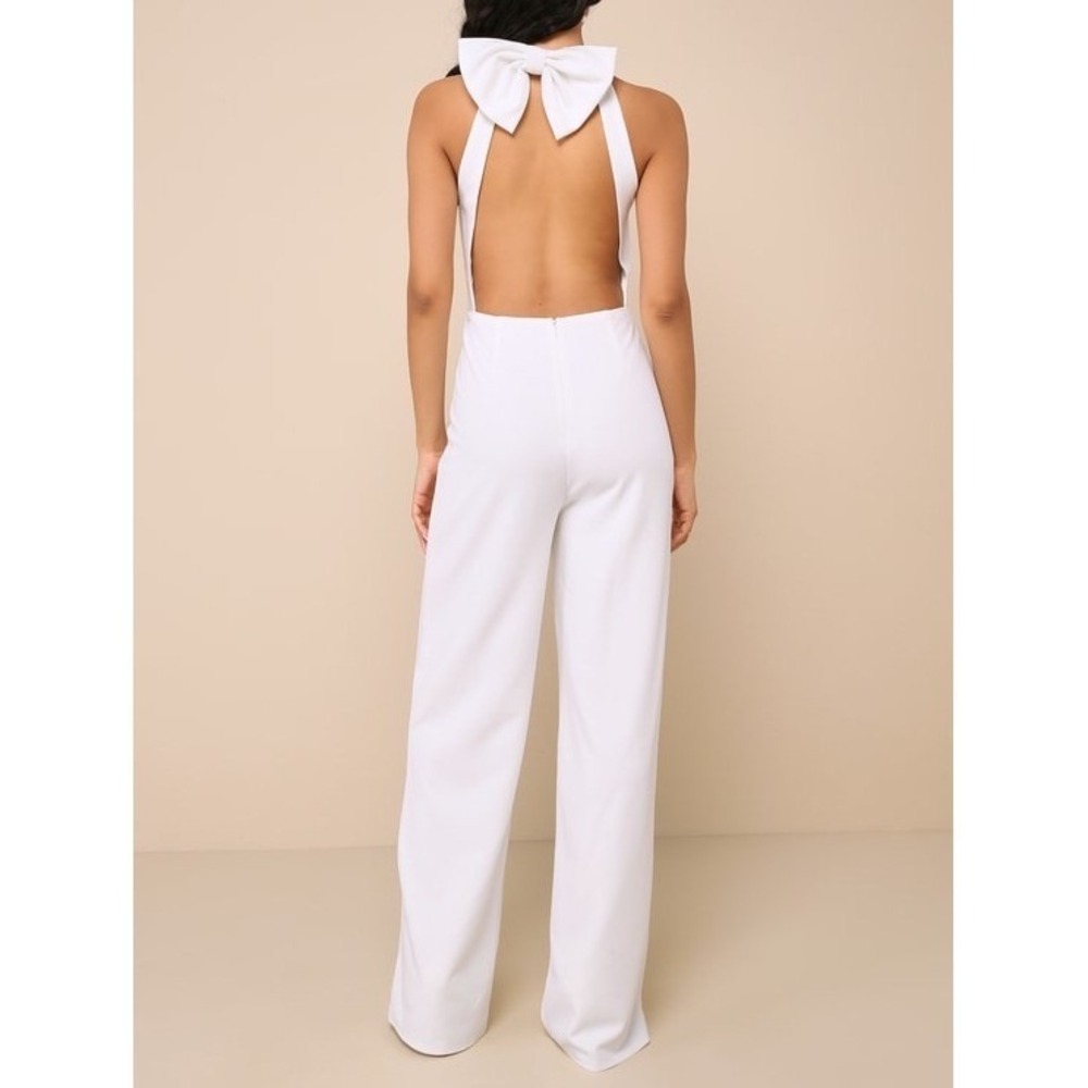 NWT Lulus Striking Elegance White Cutout Backless Halter Jumpsuit Medium - Picture 3 of 12